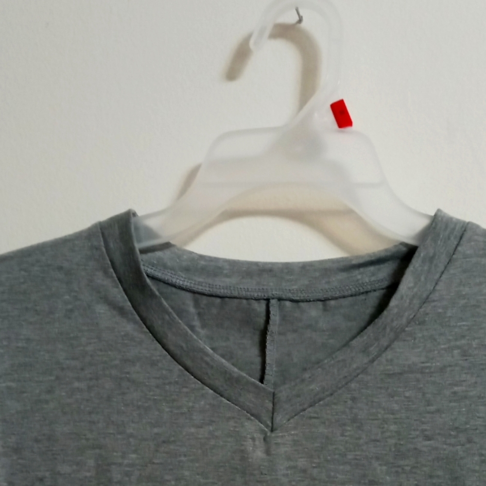 NEW faith over fear top size medium gray 80%cotton 20%polyester - Picture 4 of 5